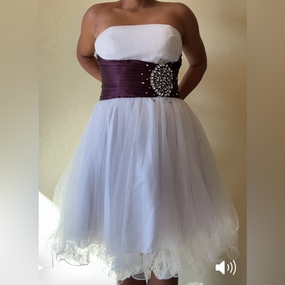 Elegant White and Purple Teen Dress (Homecoming/ Quince/ Prom/ Pageant Dress)